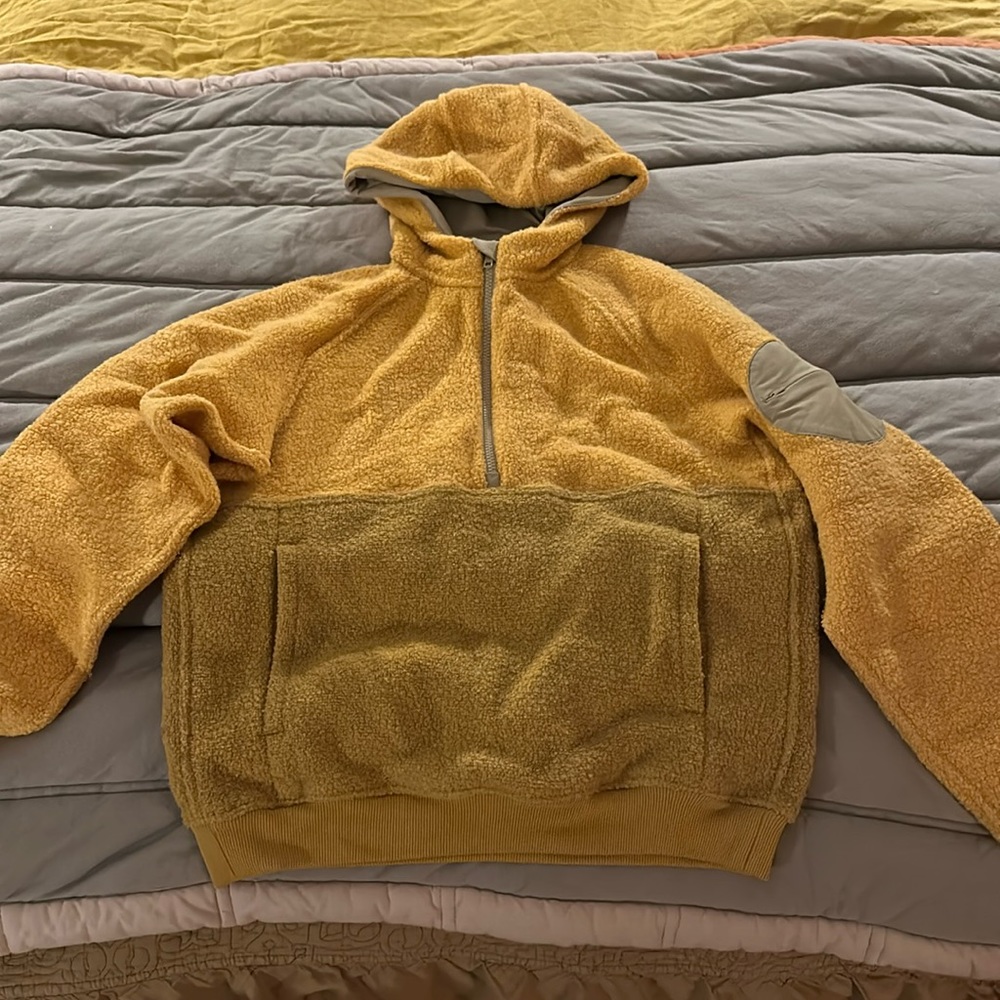 Outdoor voices megafleece 1/2 zip hoodie yellow, NWOT, XS